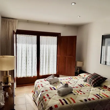 아파트 Large Floor With Communal Pool 또사데마르
